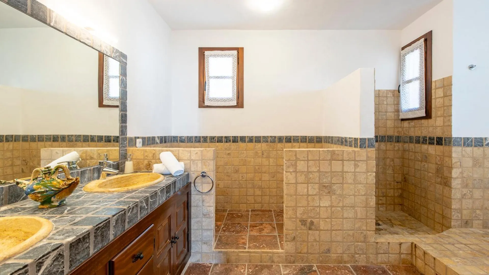 San Josep 6-Bed Villa Sleeps 14 Pool & Sea View 0*, San José Espagne